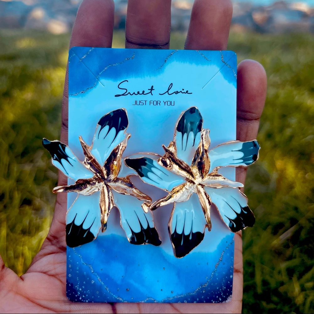 Stylish earring